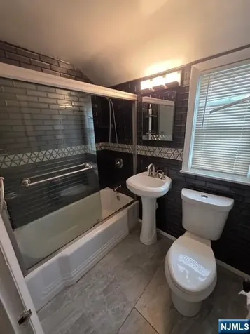 245 Paterson Avenue Lodi NJ 07644