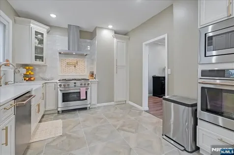 25 Woodland Avenue Nutley NJ 07110