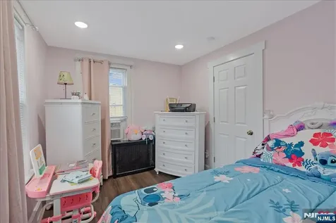 25 Woodland Avenue Nutley NJ 07110