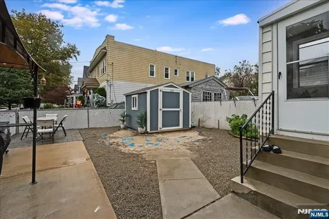 25 Woodland Avenue Nutley NJ 07110