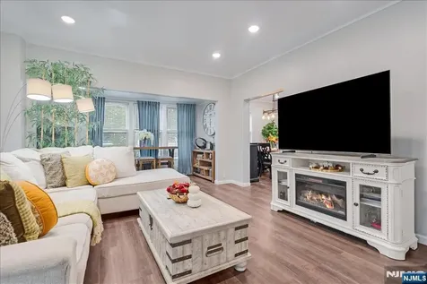 25 Woodland Avenue Nutley NJ 07110