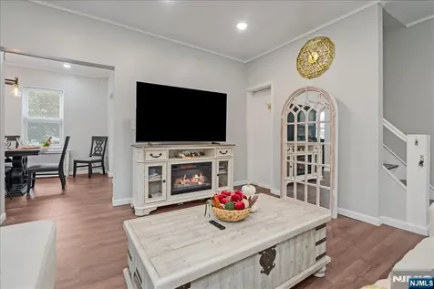 25 Woodland Avenue Nutley NJ 07110