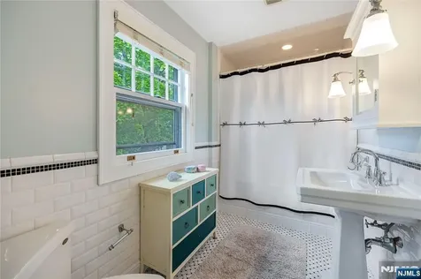 403 Colonial Road Ridgewood NJ 07450
