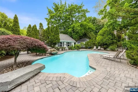 403 Colonial Road Ridgewood NJ 07450