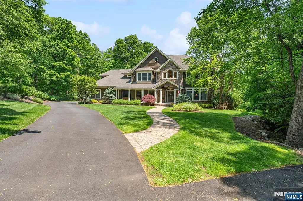56 Pheasant Run Kinnelon Borough NJ 07405