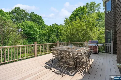 56 Pheasant Run Kinnelon Borough NJ 07405