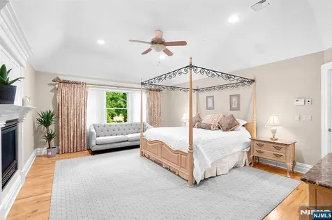 56 Pheasant Run Kinnelon Borough NJ 07405