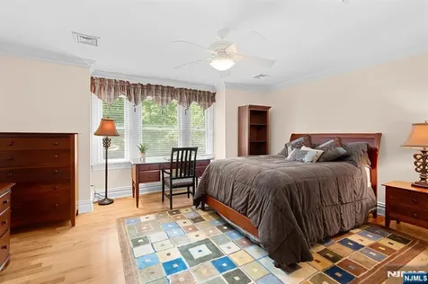 56 Pheasant Run Kinnelon Borough NJ 07405
