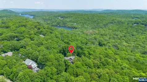 56 Pheasant Run Kinnelon Borough NJ 07405