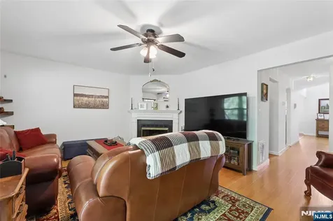 38 Lexington Lane West Milford NJ 07480