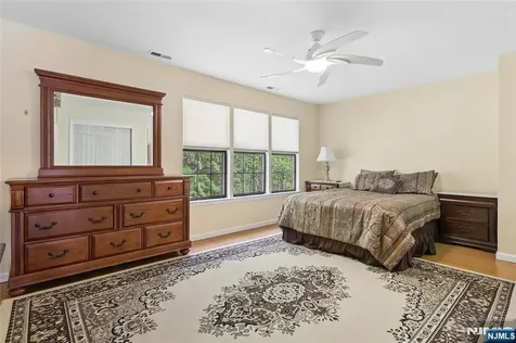 38 Lexington Lane West Milford NJ 07480