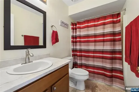 38 Lexington Lane West Milford NJ 07480