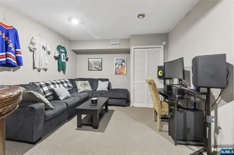 38 Lexington Lane West Milford NJ 07480
