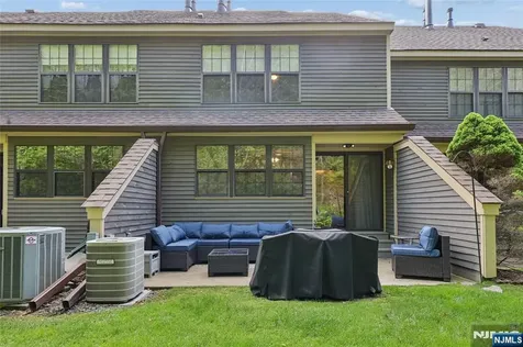 38 Lexington Lane West Milford NJ 07480