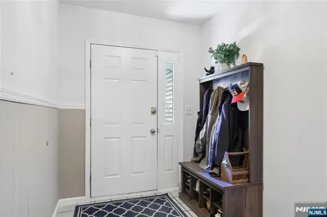38 Lexington Lane West Milford NJ 07480