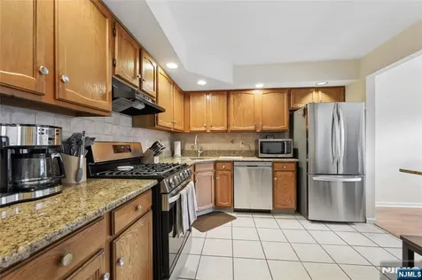 38 Lexington Lane West Milford NJ 07480