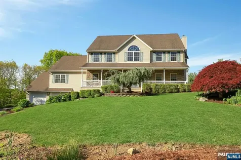8 Buena Vista Drive Ringwood NJ 07456
