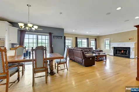 8 Buena Vista Drive Ringwood NJ 07456