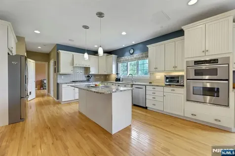 8 Buena Vista Drive Ringwood NJ 07456