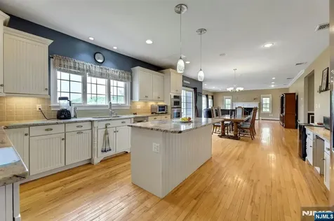 8 Buena Vista Drive Ringwood NJ 07456