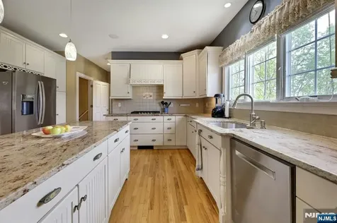 8 Buena Vista Drive Ringwood NJ 07456