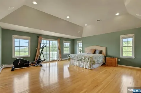 8 Buena Vista Drive Ringwood NJ 07456