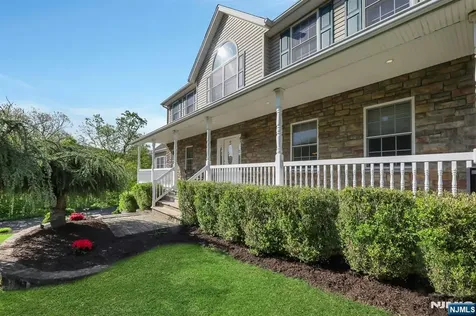 8 Buena Vista Drive Ringwood NJ 07456