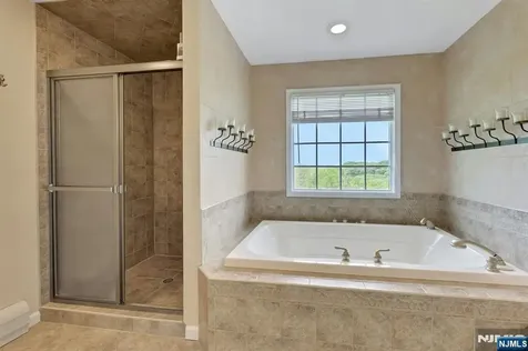 8 Buena Vista Drive Ringwood NJ 07456
