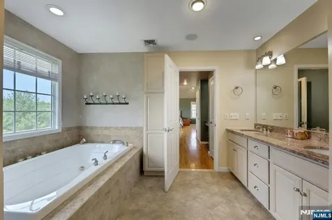 8 Buena Vista Drive Ringwood NJ 07456