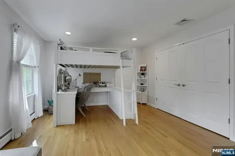 8 Buena Vista Drive Ringwood NJ 07456
