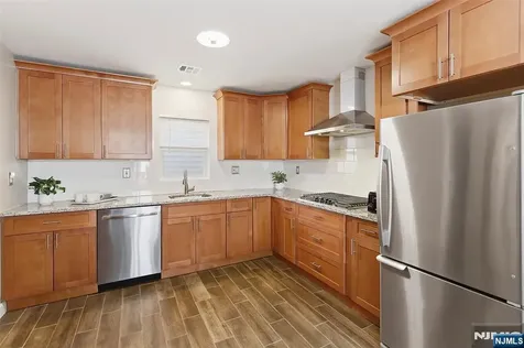 45 Avenue B Lodi NJ 07644