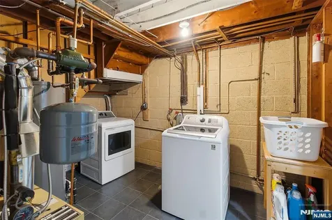 45 Avenue B Lodi NJ 07644