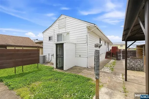 45 Avenue B Lodi NJ 07644