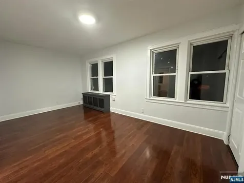 32 Hamilton Avenue Fairview NJ 07022