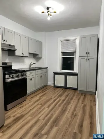 32 Hamilton Avenue Fairview NJ 07022