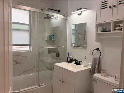32 Hamilton Avenue Fairview NJ 07022