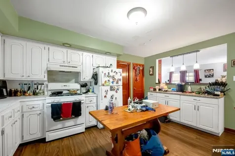 151 Washington Street Lodi NJ 07644