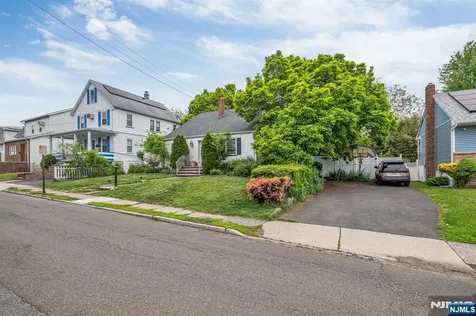151 Washington Street Lodi NJ 07644