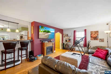 151 Washington Street Lodi NJ 07644