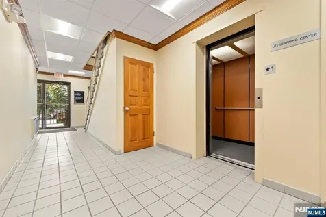135 County Road Cresskill NJ 07626
