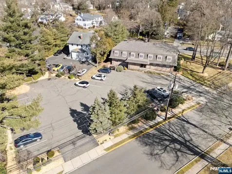 135 County Road Cresskill NJ 07626