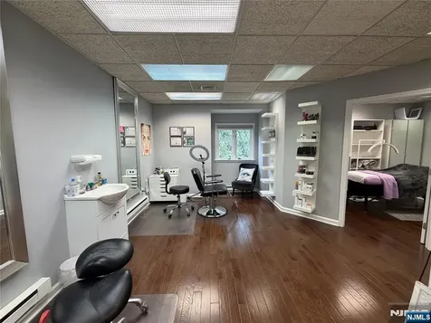 135 County Road Cresskill NJ 07626