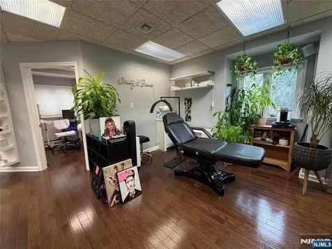 135 County Road Cresskill NJ 07626
