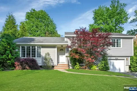 34 Eastbrook Drive River Edge NJ 07661