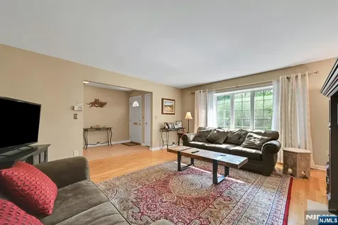 34 Eastbrook Drive River Edge NJ 07661