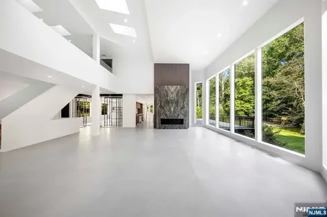1 Lambs Lane Cresskill NJ 07626