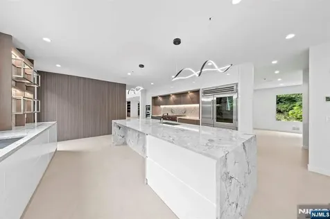1 Lambs Lane Cresskill NJ 07626