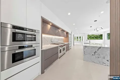 1 Lambs Lane Cresskill NJ 07626
