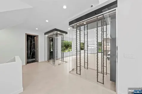 1 Lambs Lane Cresskill NJ 07626