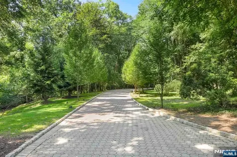 1 Lambs Lane Cresskill NJ 07626